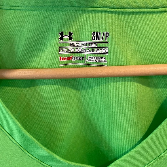 Women’s Under Armour v-neck running top! - Picture 3 of 8